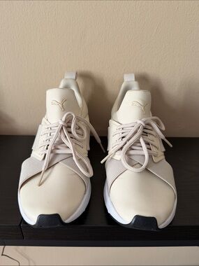 Puma Sneakers, size 8